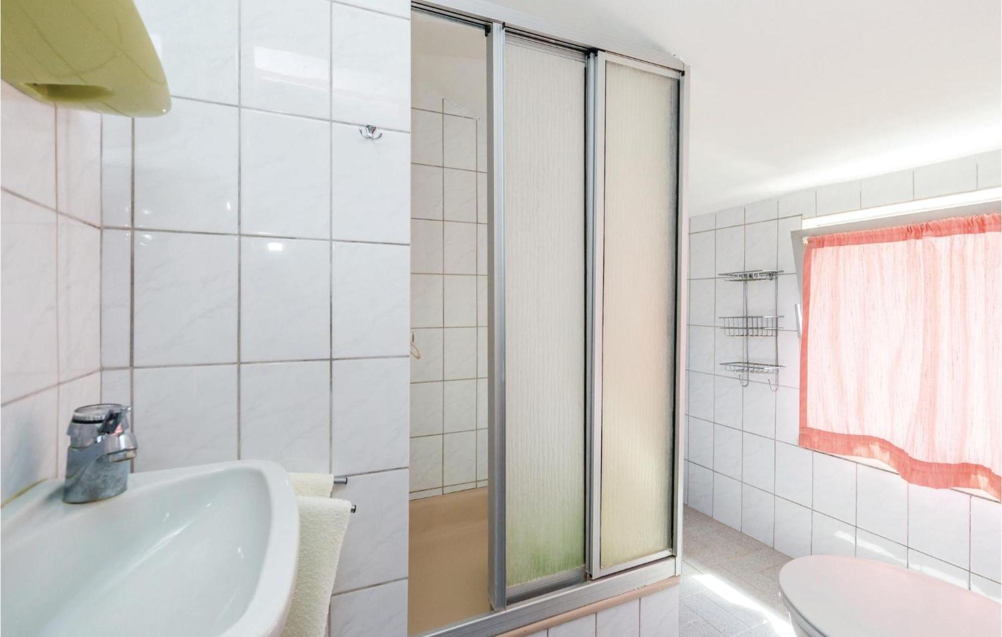 Lovely Apartment In Kampor With Kitchen エクステリア 写真